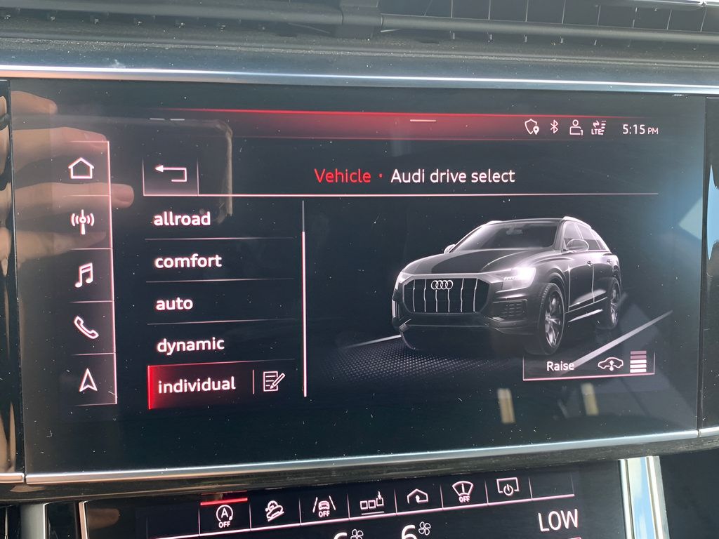 Used 2019 Audi Q8 Prestige w/ Luxury Package AWD/4WD image 31