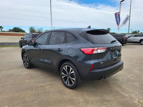 Used 2022 Ford Escape SE w/ SE Sport Appearance Package image 16