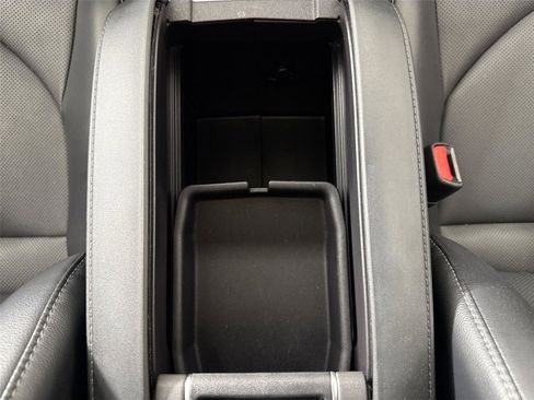 Used 2023 Toyota Highlander Platinum image 35