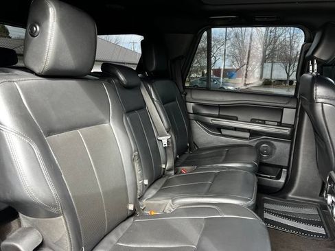 Used 2020 Ford Expedition XLT w/ Equipment Group 202A RWD image 17