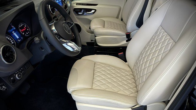 Used 2025 Mercedes-Benz Sprinter 2500 image 20