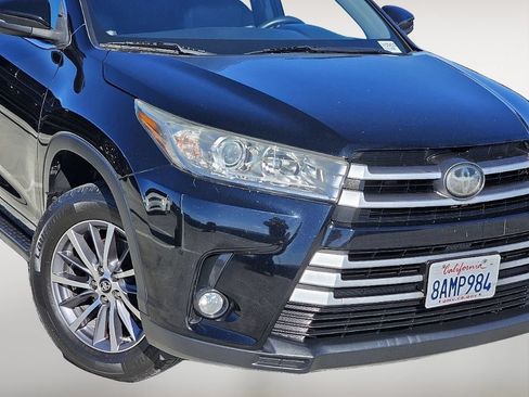 Used 2017 Toyota Highlander XLE FWD image 5