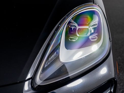 Used 2023 Porsche Cayenne Turbo image 24