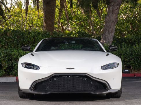 Used 2021 Aston Martin V8 Vantage Coupe RWD image 5