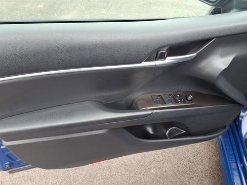 Used 2023 Toyota Camry SE image 6