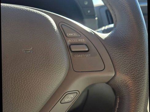 Used 2012 INFINITI G37 Journey w/ Premium Pkg image 21