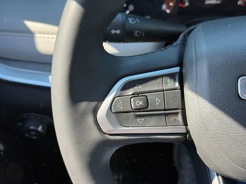Used 2025 Jeep Compass Limited AWD/4WD image 21