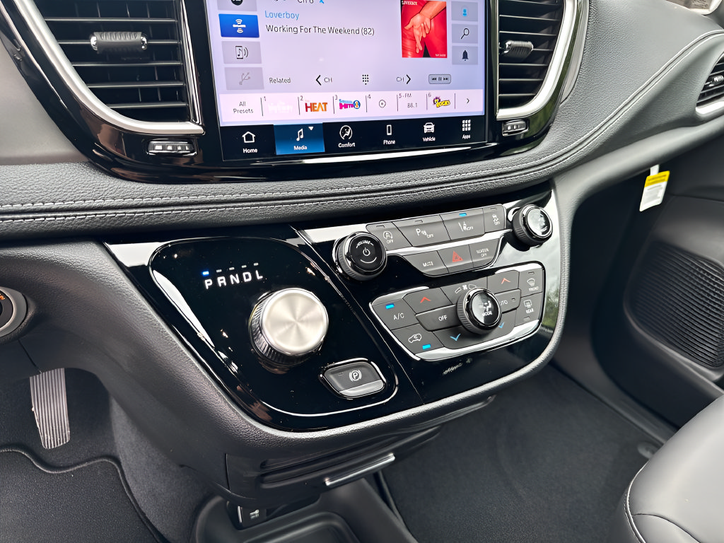 New 2027 Chrysler Pacifica Select FWD image 29