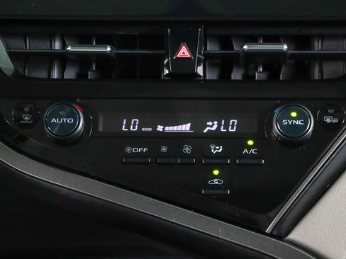 Used 2022 Toyota Camry XLE w/ Navigation Package image 20