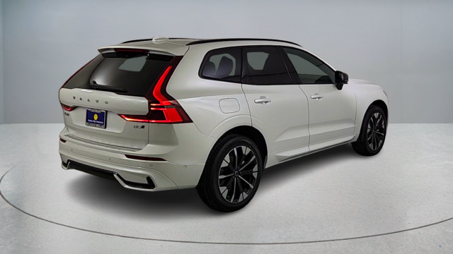 Used 2026 Volvo XC60 B5 Plus w/ Protection Package Premier AWD/4WD image 7