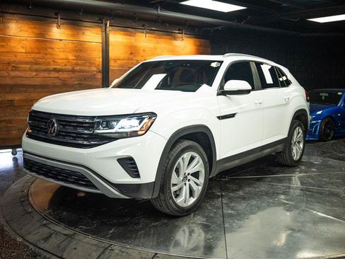 Used 2020 Volkswagen Atlas Cross Sport SEL AWD/4WD image 2