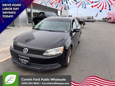 Used 2012 Volkswagen Jetta SE FWD image 2