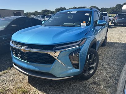 Used 2025 Chevrolet Trax LT w/ Driver Confidence Package