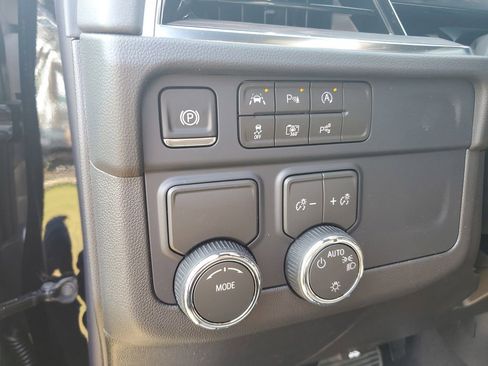 New 2026 Chevrolet Suburban LS image 21