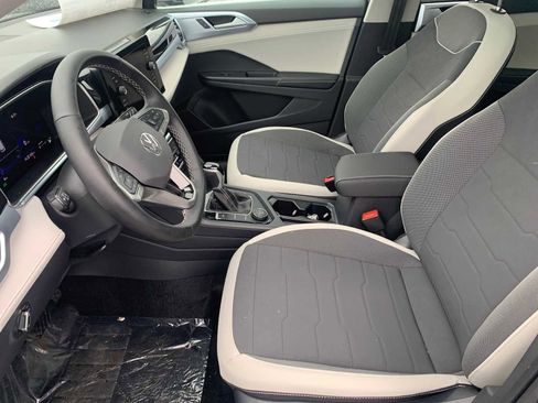 New 2026 Volkswagen Taos SE AWD/4WD image 5