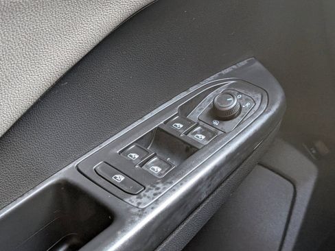 Used 2022 Volkswagen Taos SE image 34