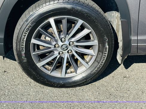 Used 2017 Toyota Highlander XLE AWD/4WD image 19