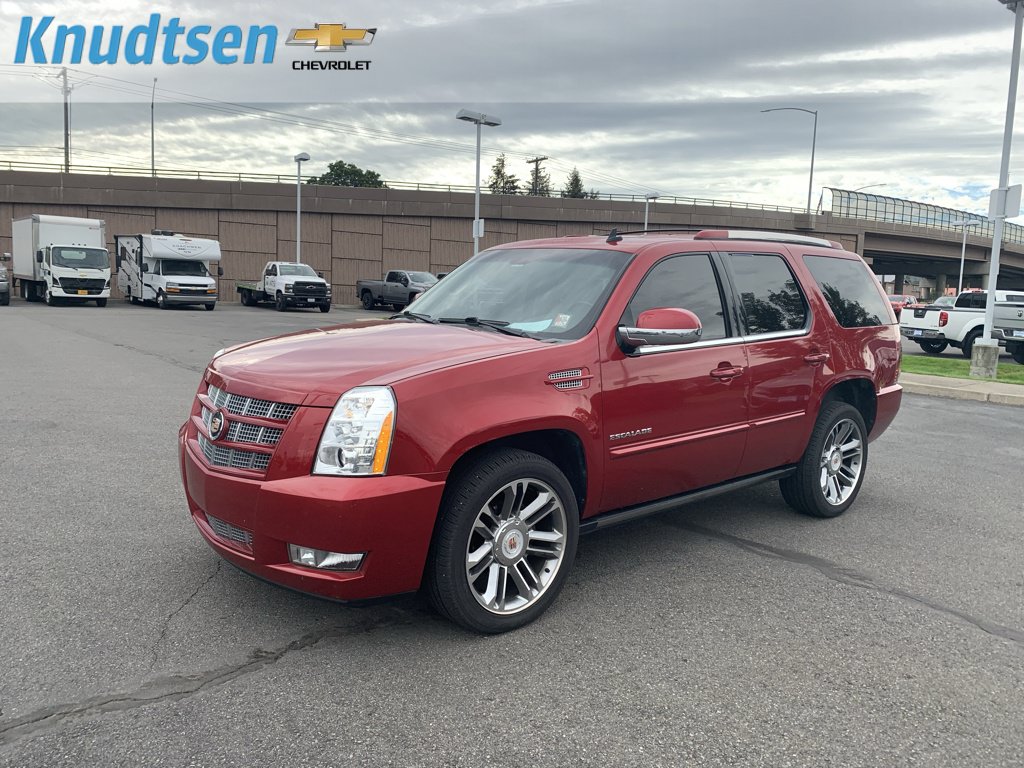 Used 2013 Cadillac Escalade Premium AWD/4WD image 3