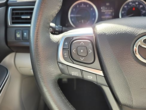 Used 2017 Toyota Camry XLE image 31