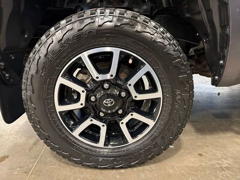 Used 2020 Toyota Tundra SR5 w/ TRD Off-Road Package AWD/4WD image 18