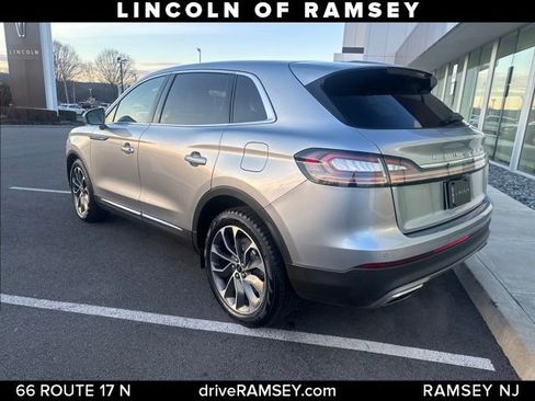 Used 2022 Lincoln Nautilus Reserve AWD/4WD image 3