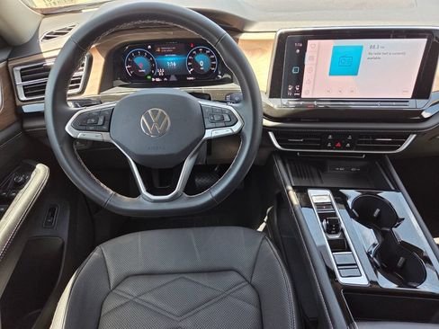Used 2025 Volkswagen Atlas SE AWD/4WD image 22