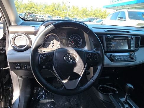 Used 2018 Toyota RAV4 XLE image 14