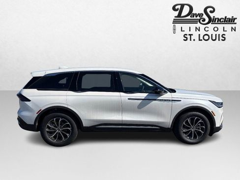 New 2026 Lincoln Nautilus Premier AWD/4WD image 2