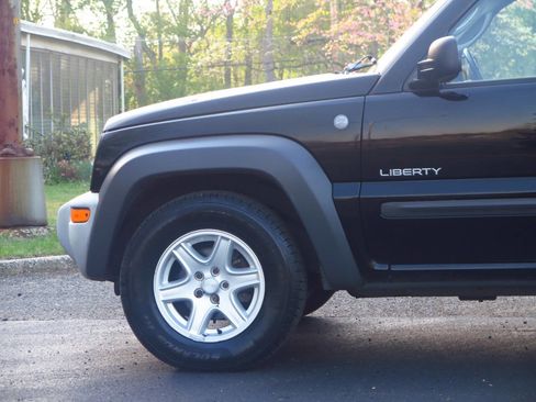 Used 2004 Jeep Liberty Sport w/ PWR Convenience Group image 19