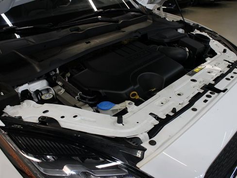 Used 2018 Jaguar E-PACE S image 34