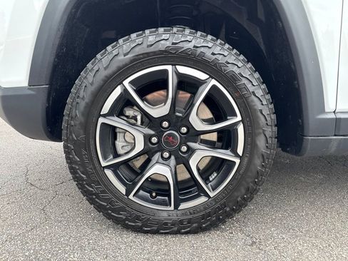 Used 2025 Jeep Compass Trailhawk AWD/4WD image 48