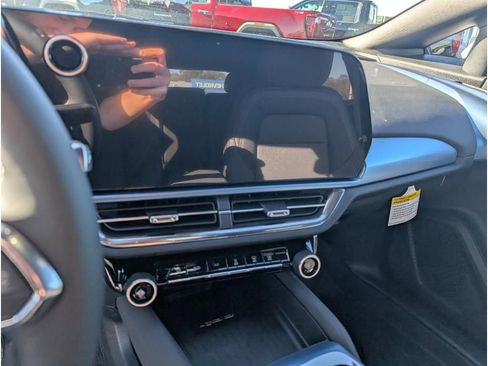 New 2026 Chevrolet Equinox EV LT image 20