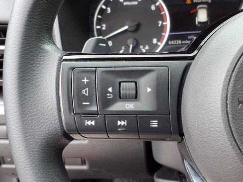 Used 2021 Nissan Rogue SV image 19