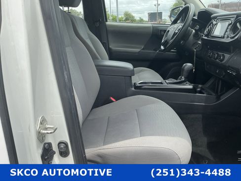 Used 2018 Toyota Tacoma SR RWD image 13