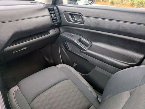 Used 2024 Nissan Pathfinder SV FWD image 17