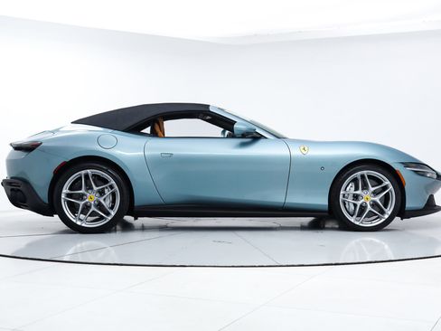 Certified 2025 Ferrari Roma Spider RWD image 11