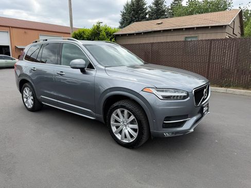 Used 2017 Volvo XC90 T6 Momentum AWD/4WD image 3