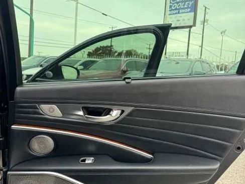 Used 2019 Kia K900 Luxury image 26