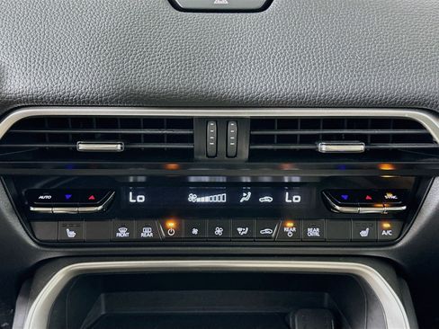 Used 2024 MAZDA CX-90 Plug-In Hybrid w/ Preferred AWD/4WD image 23