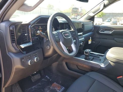 New 2026 GMC Sierra 1500 SLT image 22