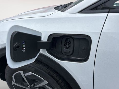 New 2026 Chevrolet Equinox EV LT image 7