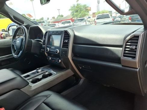 Used 2019 Ford Expedition XLT w/ Equipment Group 201A RWD image 17