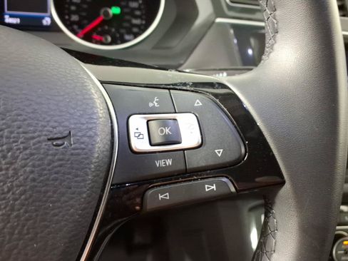 Used 2020 Volkswagen Tiguan SE w/ Panoramic Sunroof Package AWD/4WD image 21