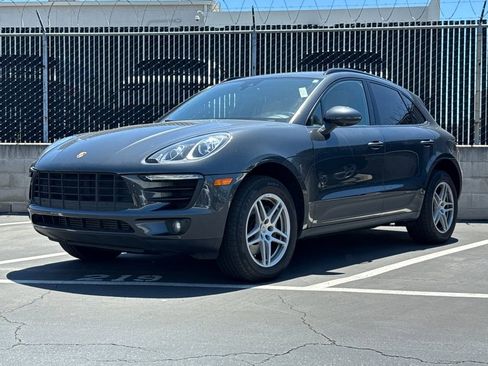 Used 2017 Porsche Macan AWD/4WD image 2