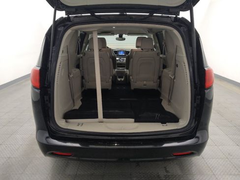 Used 2021 Chrysler Voyager Lxi FWD image 29