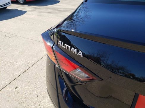 Certified 2023 Nissan Altima 2.5 SV image 9