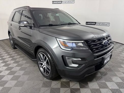 Used 2017 Ford Explorer Sport w/ Equipment Group 401A AWD/4WD image 8