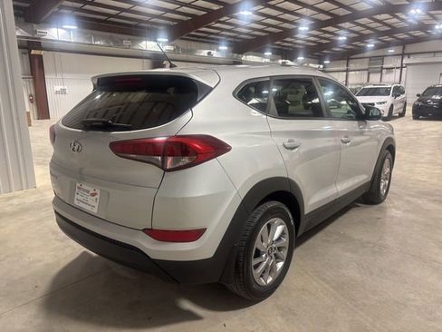 Used 2018 Hyundai Tucson SE image 8