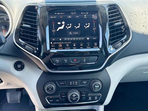 Used 2021 Jeep Cherokee Limited w/ Elite Package AWD/4WD image 16