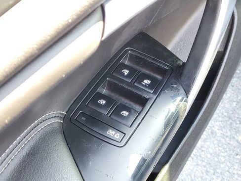 Used 2013 Buick Regal Premium FWD image 9